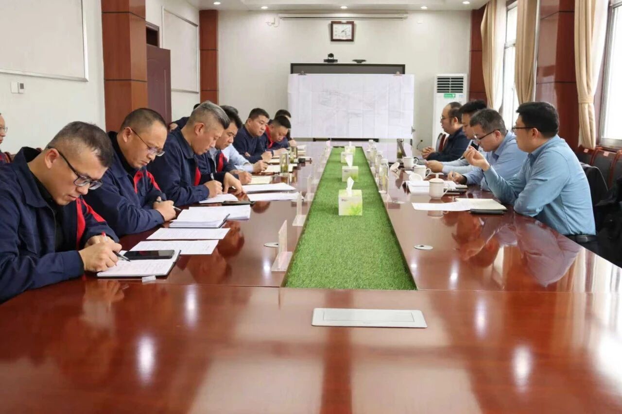 督导加压守底线 实干笃行保宁静 —— 红旗煤矿尽力筑牢年底岁初宁静出产坚忍防地1