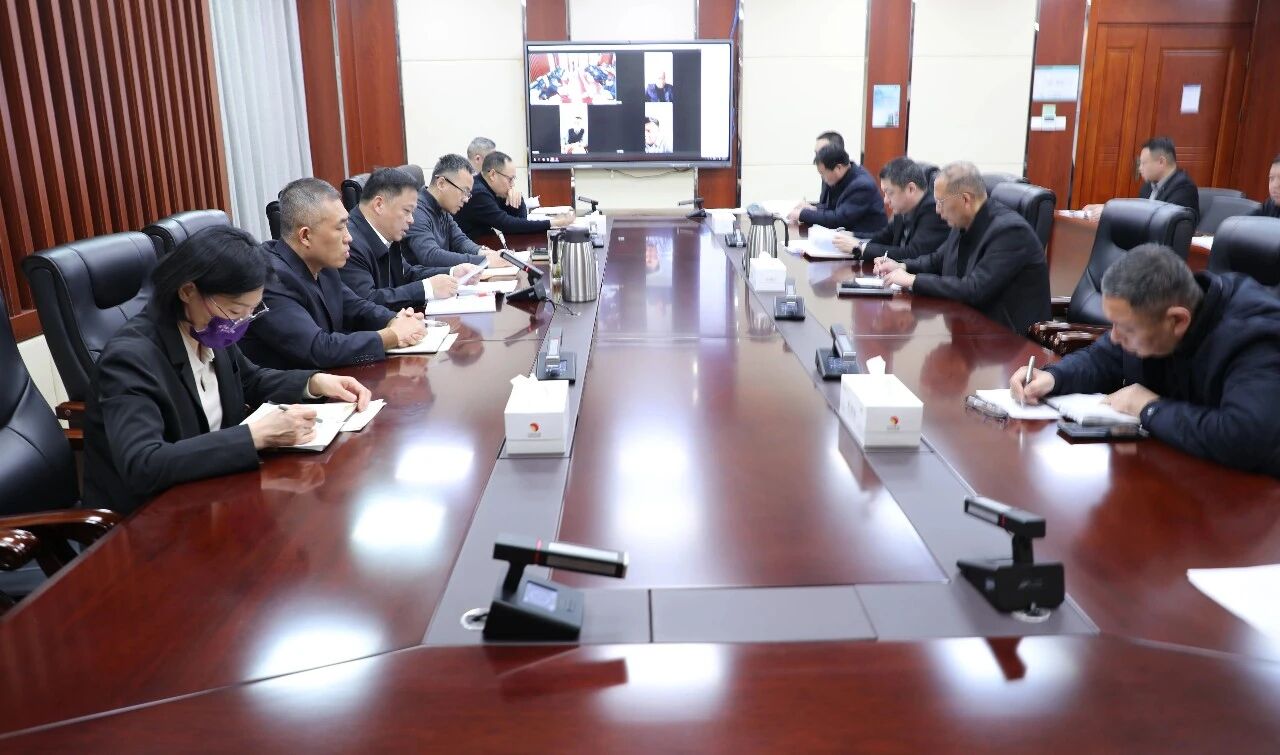 定打算明时限 压义务促落实——宏河团体召开2026年重点使命（名目）专项使命组鞭策使命集会1